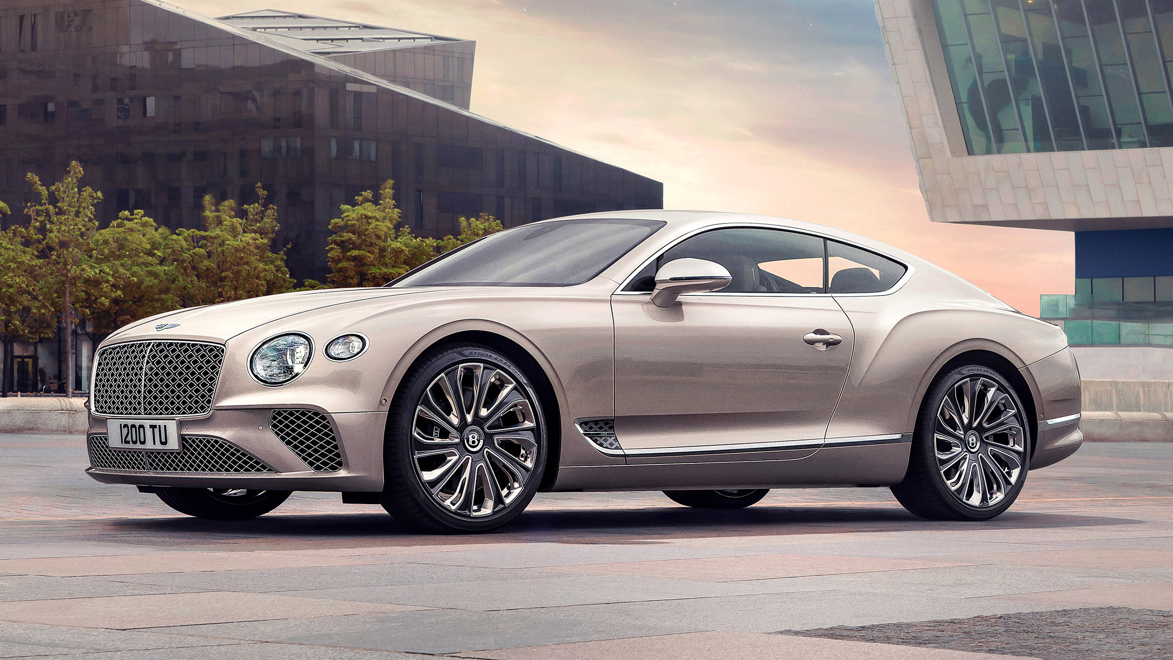 New Bentley Continental GT Mulliner Coupe debuts at Salon Prive Auto